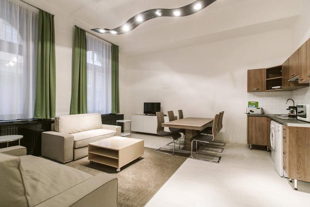Apartamento Dnd Astoria Szentkiralyi Street *